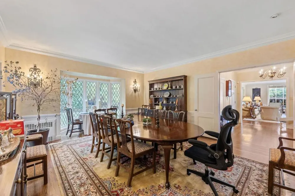 2155 Geri Lane Hillsborough, CA 94010