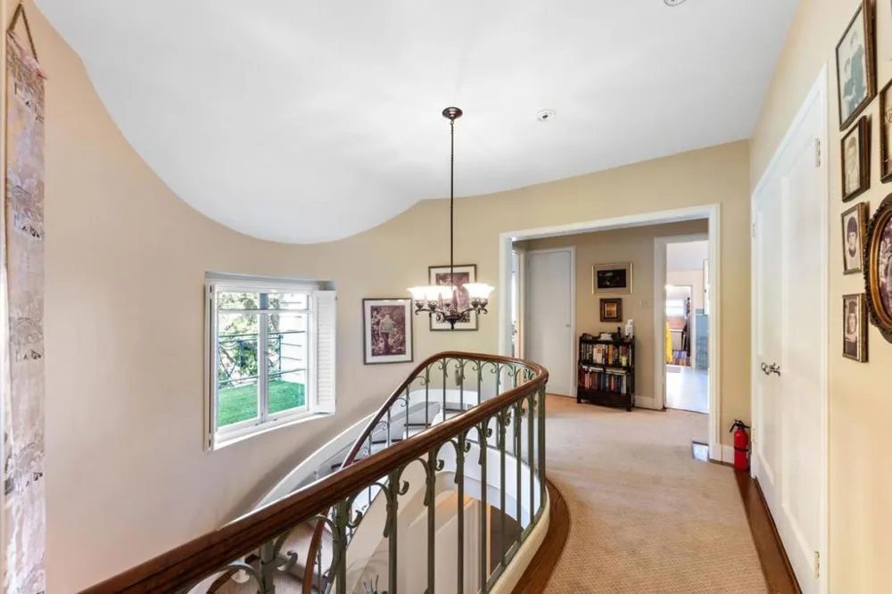 2155 Geri Lane Hillsborough, CA 94010