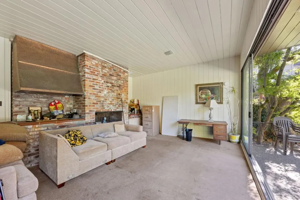 2155 Geri Lane Hillsborough, CA 94010