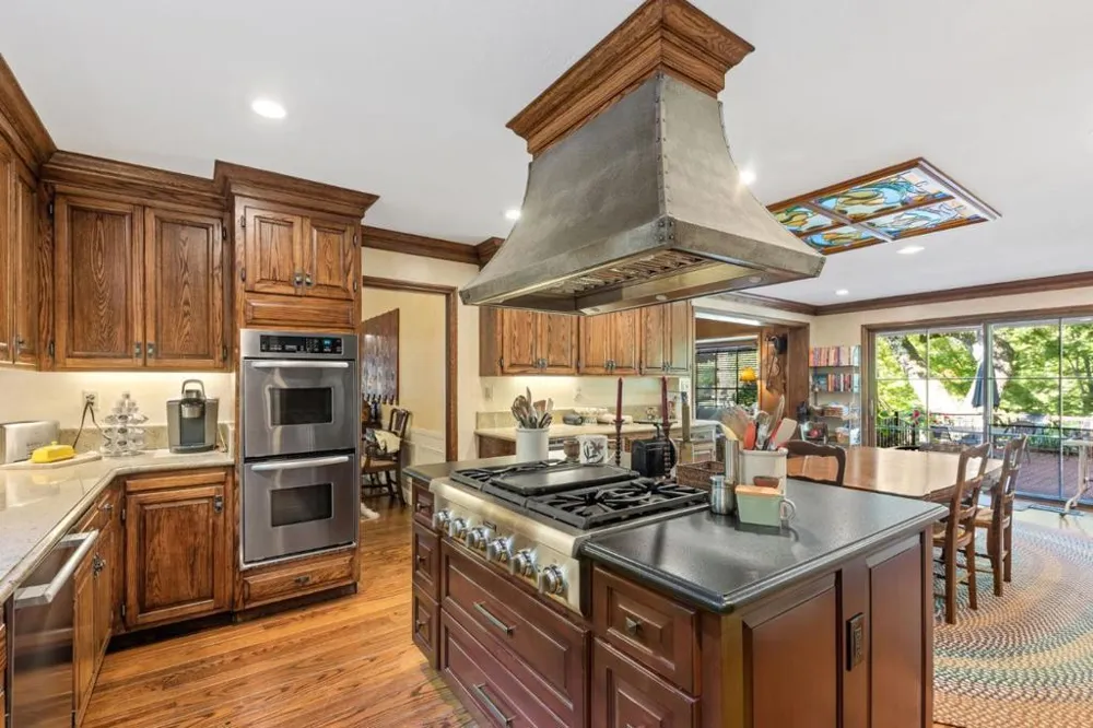2155 Geri Lane Hillsborough, CA 94010