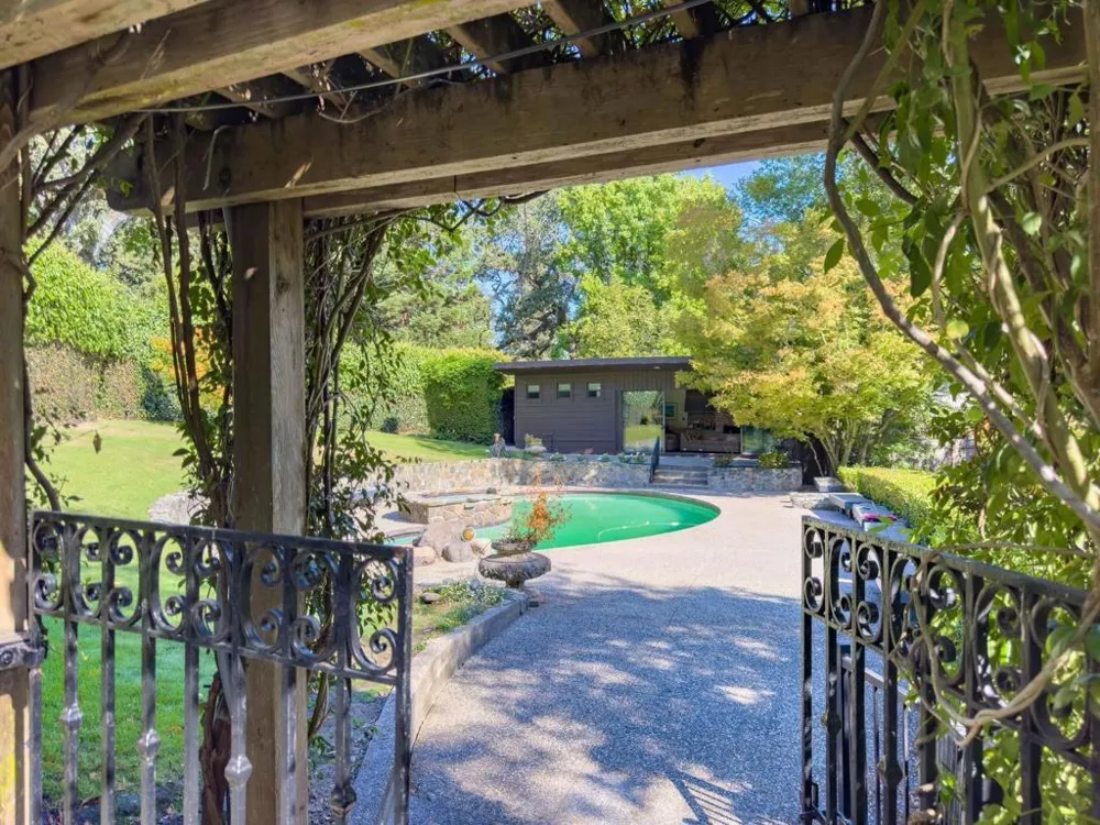 2155 Geri Lane Hillsborough, CA 94010