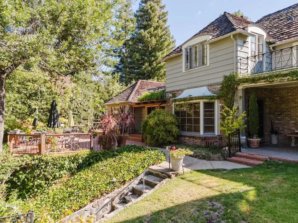 2155 Geri Lane Hillsborough, CA 94010
