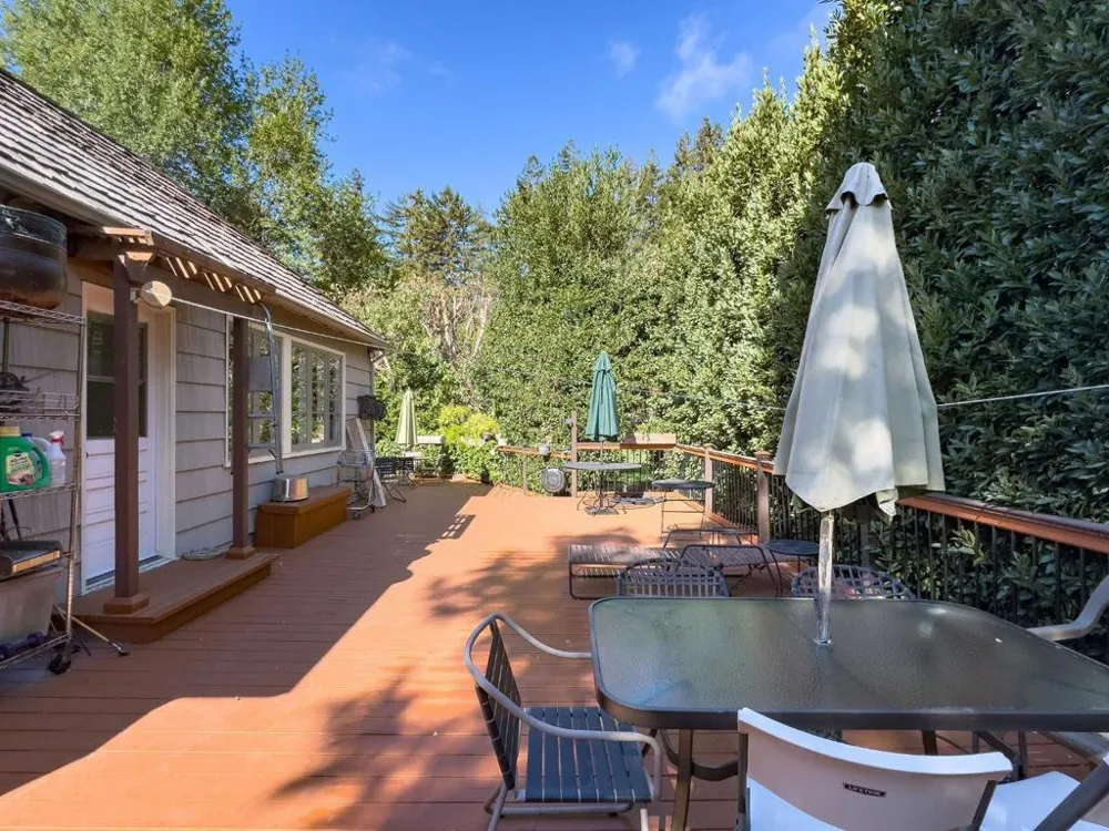 2155 Geri Lane Hillsborough, CA 94010