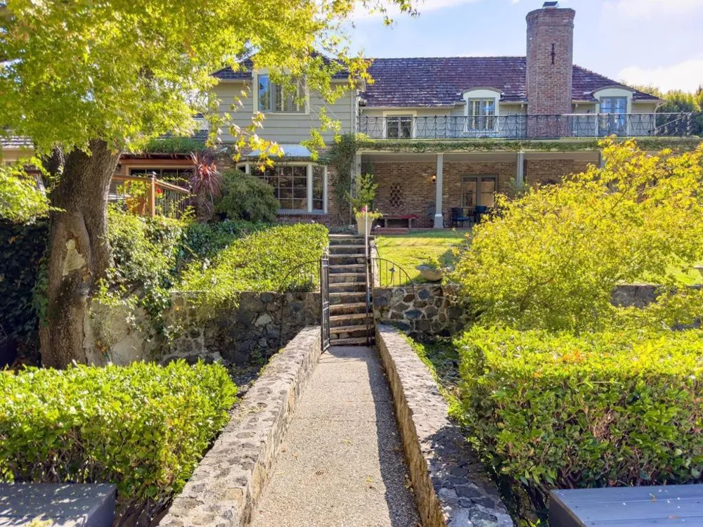 2155 Geri Lane Hillsborough, CA 94010