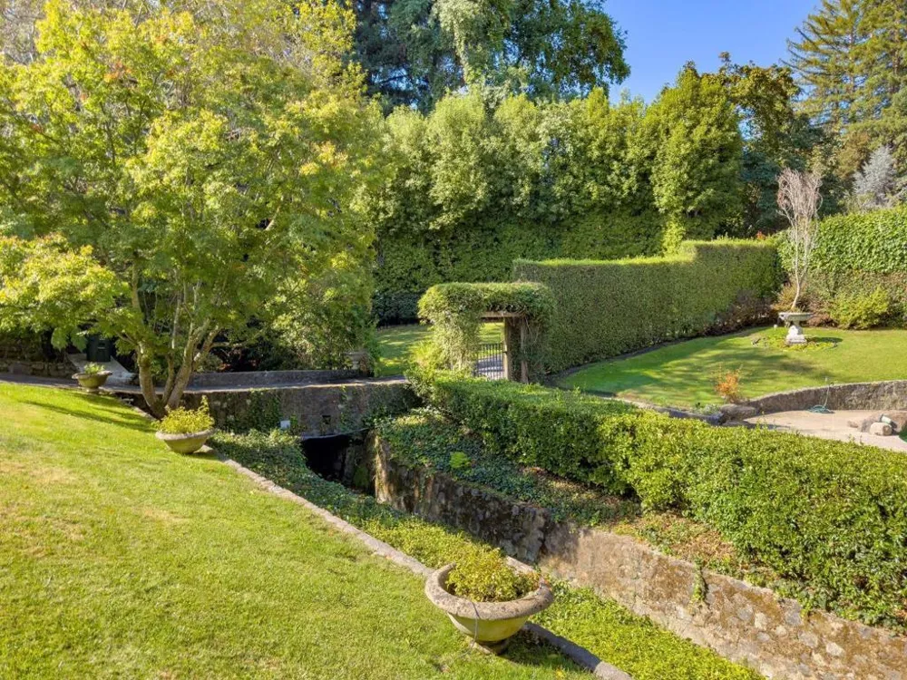 2155 Geri Lane Hillsborough, CA 94010