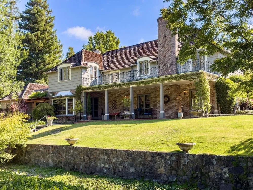 2155 Geri Lane Hillsborough, CA 94010