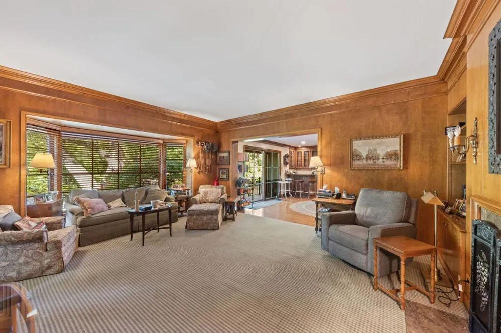 2155 Geri Lane Hillsborough, CA 94010