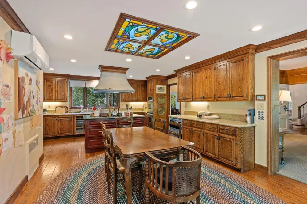 2155 Geri Lane Hillsborough, CA 94010
