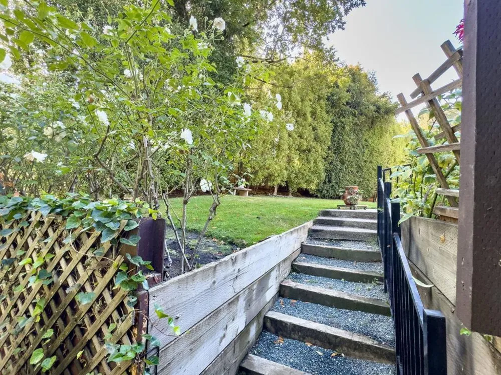 2155 Geri Lane Hillsborough, CA 94010