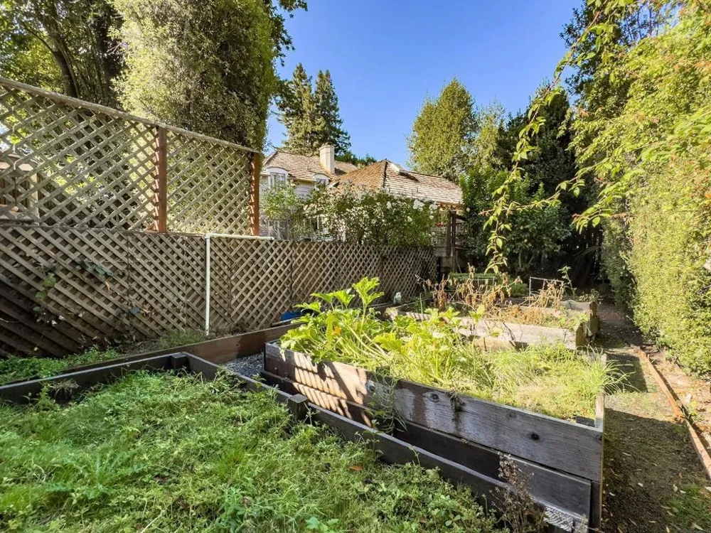2155 Geri Lane Hillsborough, CA 94010