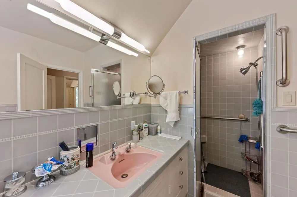2155 Geri Lane Hillsborough, CA 94010