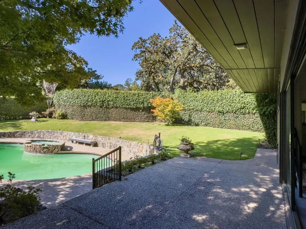 2155 Geri Lane Hillsborough, CA 94010