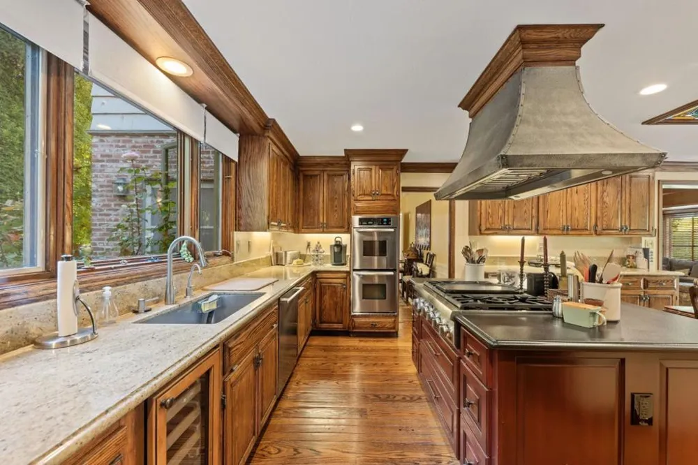 2155 Geri Lane Hillsborough, CA 94010