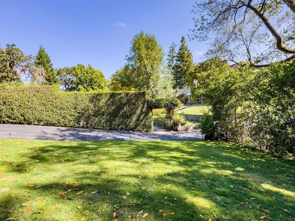 2155 Geri Lane Hillsborough, CA 94010