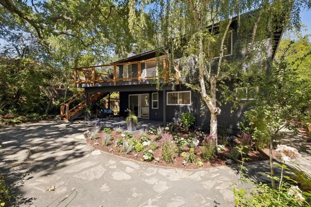 163 Crescent Avenue Portola Valley, CA 94028