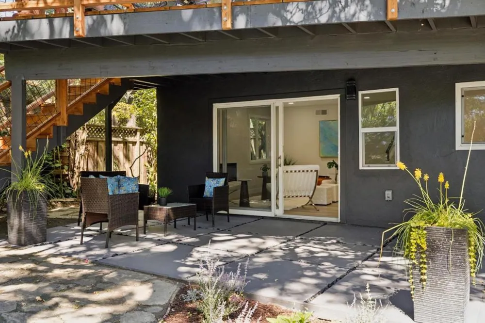 163 Crescent Avenue Portola Valley, CA 94028