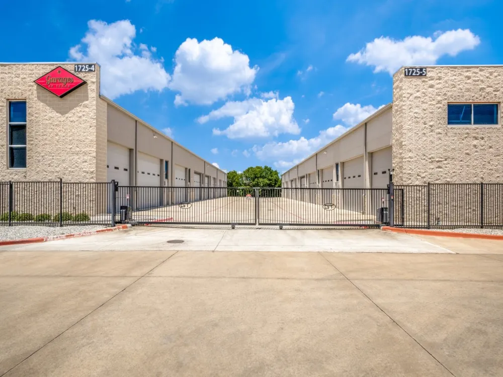 1725 US 377 Highway #405 Roanoke, TX 76262