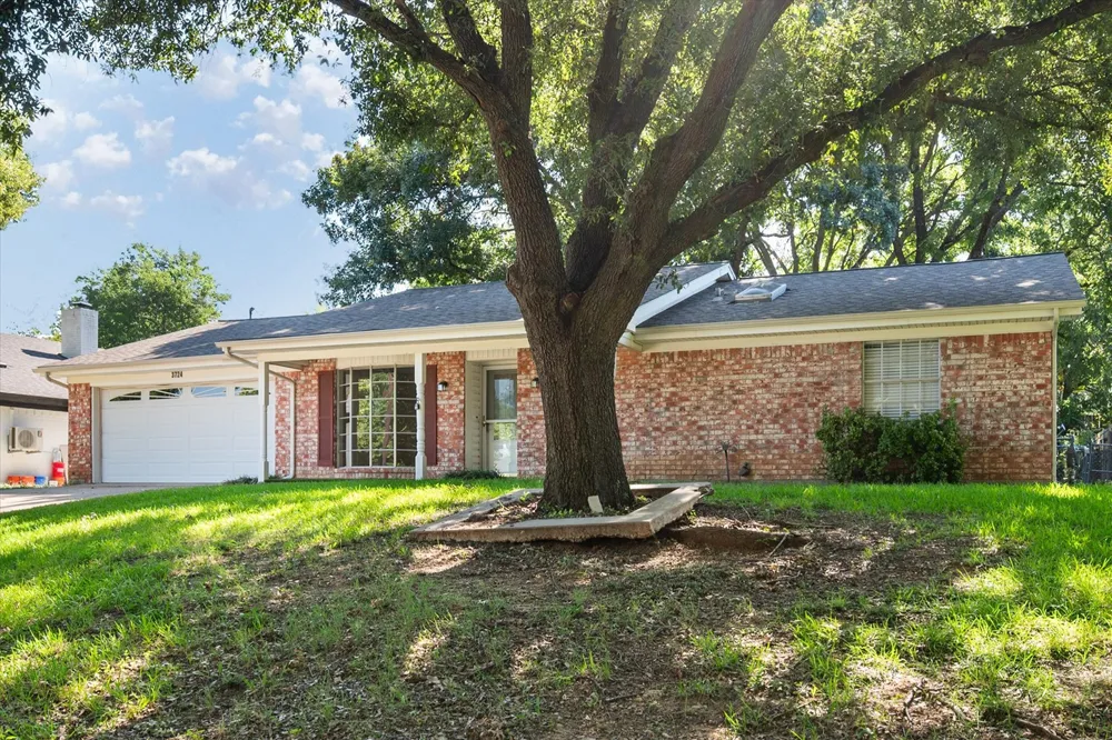 3724 Billie Faye Drive North Richland Hills, TX 76180