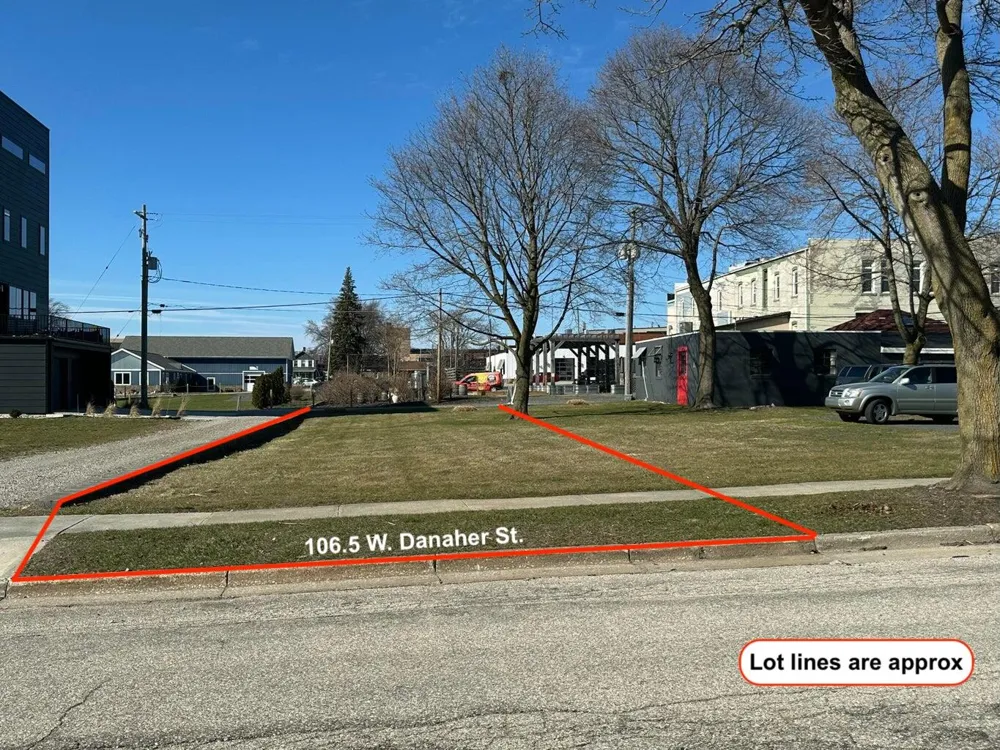 1065 W Danaher Street Ludington, MI 49431