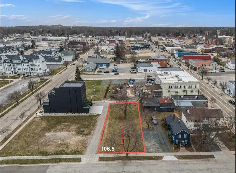 1065 W Danaher Street Ludington, MI 49431