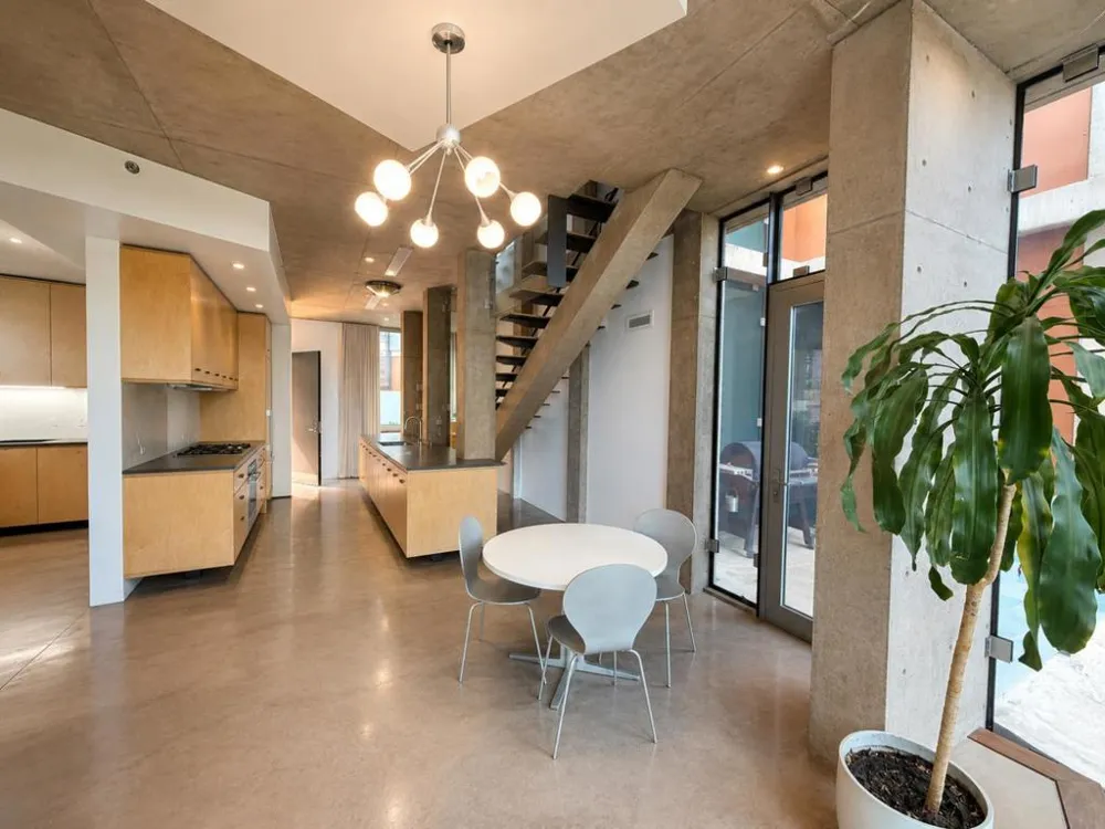 102 University Avenue #3C Palo Alto, CA 94301