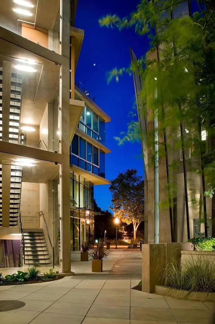 102 University Avenue #3C Palo Alto, CA 94301