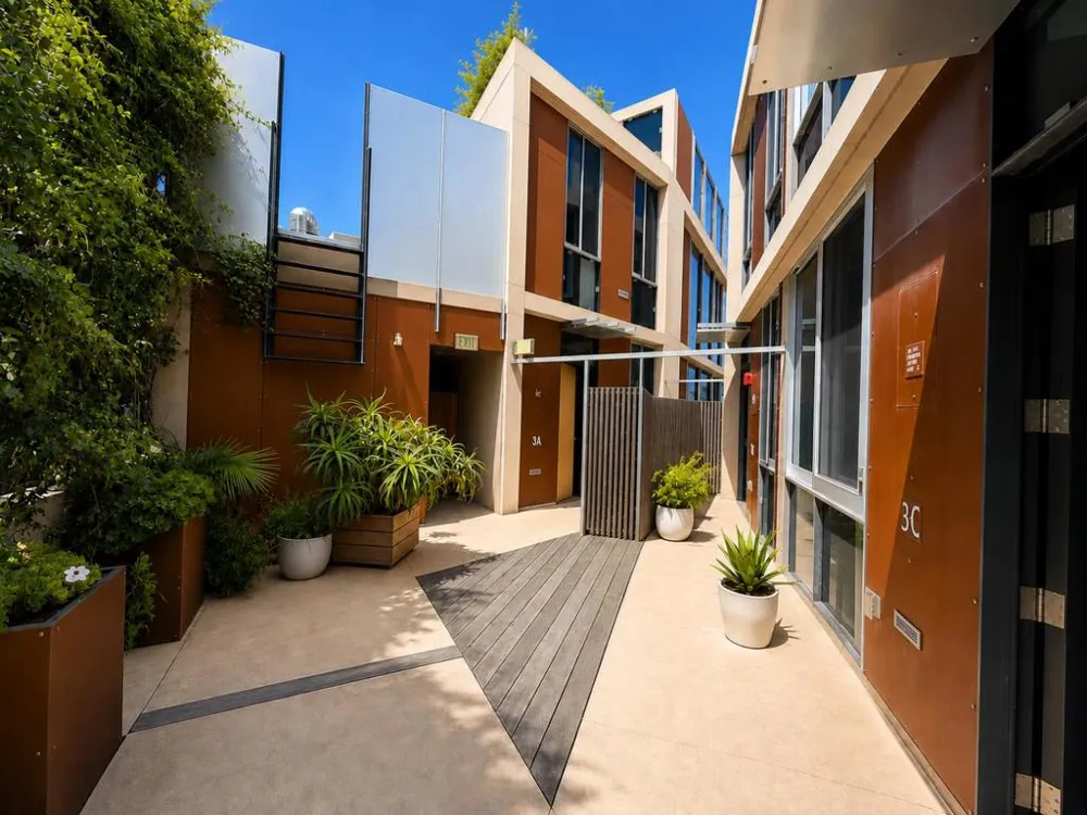 102 University Avenue #3C Palo Alto, CA 94301