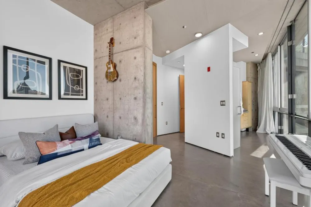 102 University Avenue #3C Palo Alto, CA 94301