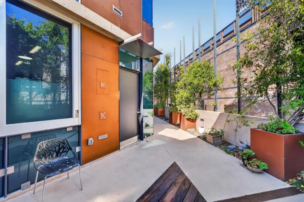 102 University Avenue #3C Palo Alto, CA 94301