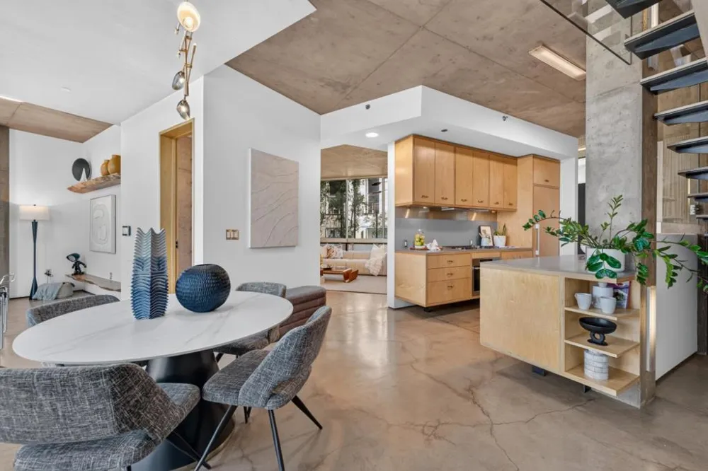 102 University Avenue #3C Palo Alto, CA 94301