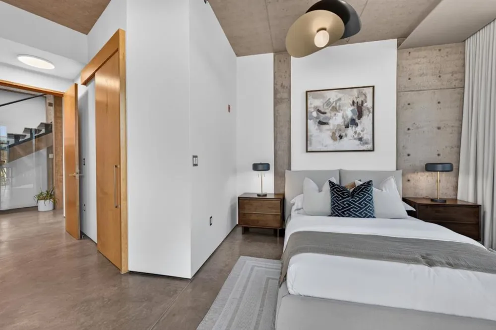102 University Avenue #3C Palo Alto, CA 94301