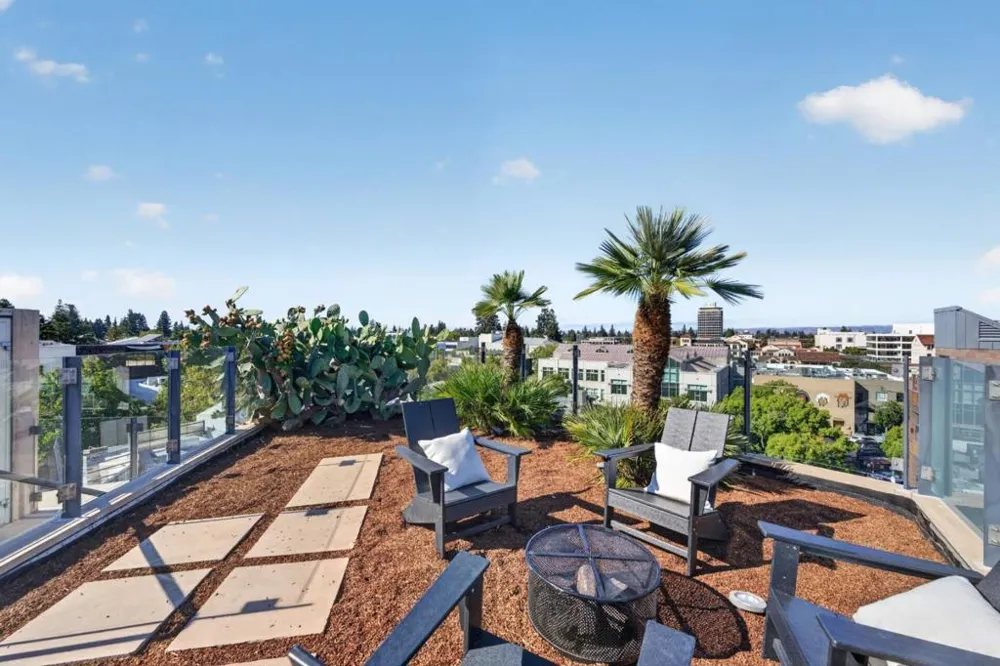 102 University Avenue #3C Palo Alto, CA 94301