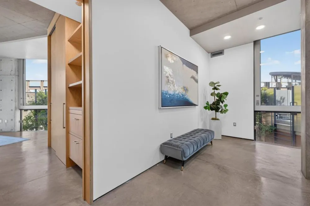 102 University Avenue #3C Palo Alto, CA 94301