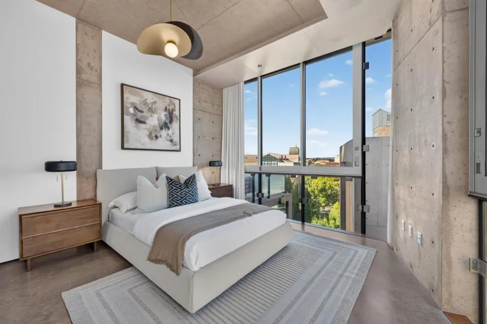 102 University Avenue #3C Palo Alto, CA 94301