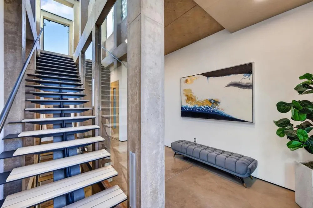 102 University Avenue #3C Palo Alto, CA 94301