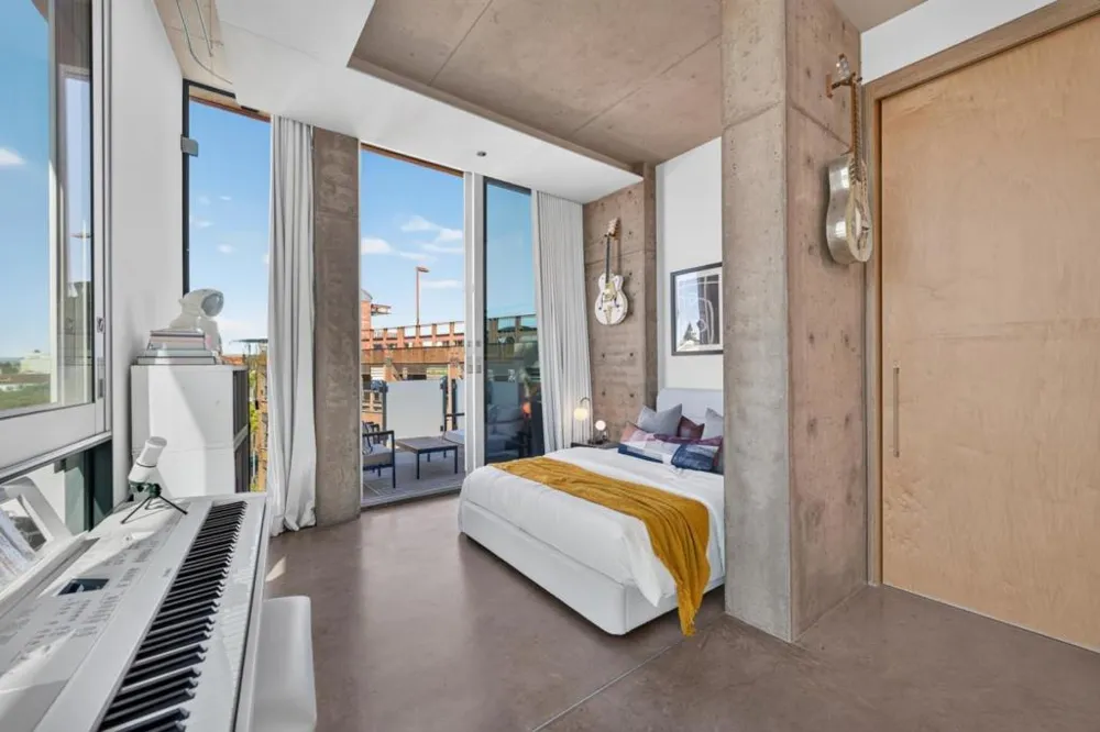 102 University Avenue #3C Palo Alto, CA 94301