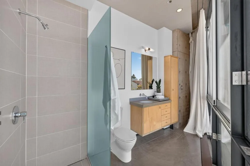 102 University Avenue #3C Palo Alto, CA 94301