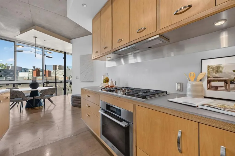 102 University Avenue #3C Palo Alto, CA 94301