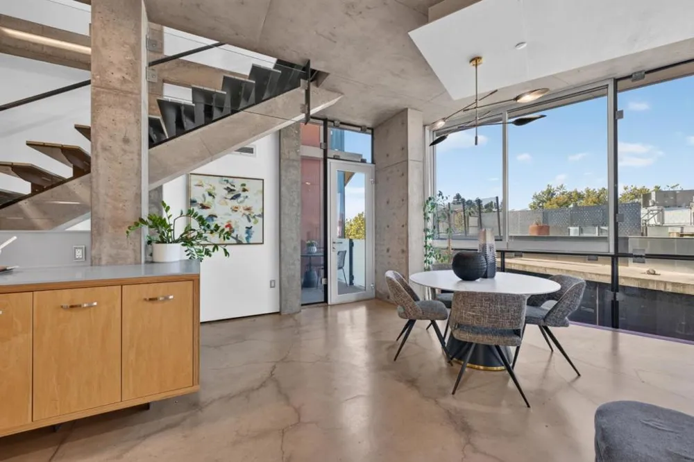 102 University Avenue #3C Palo Alto, CA 94301