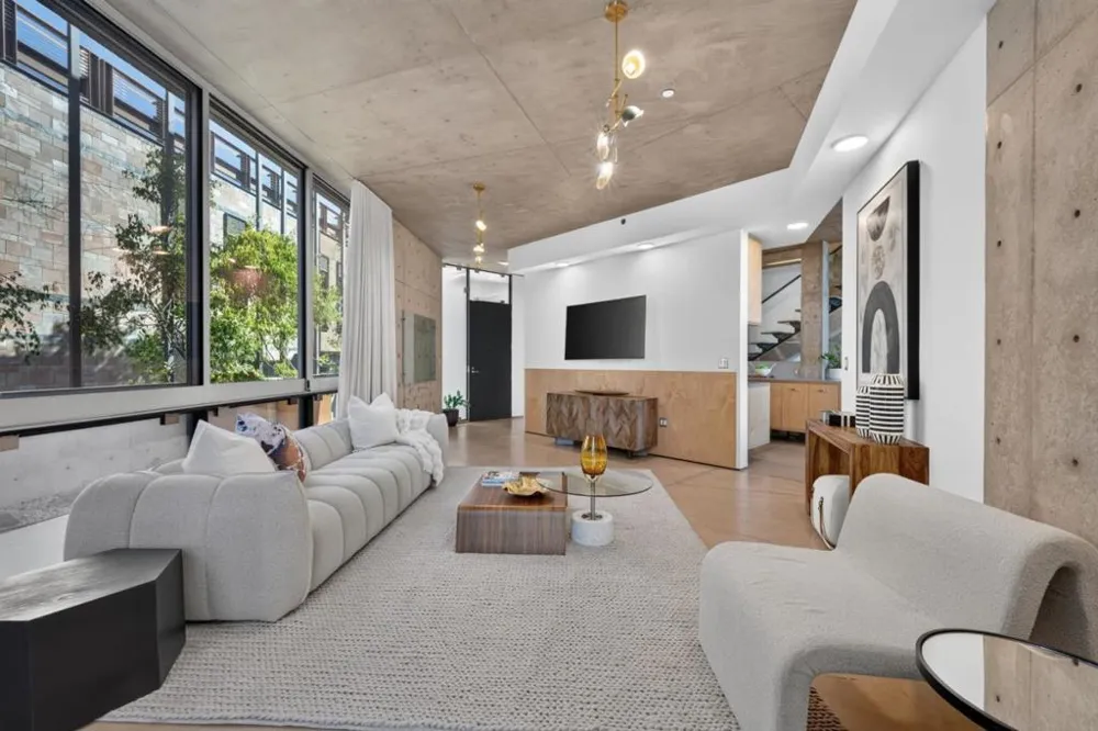 102 University Avenue #3C Palo Alto, CA 94301