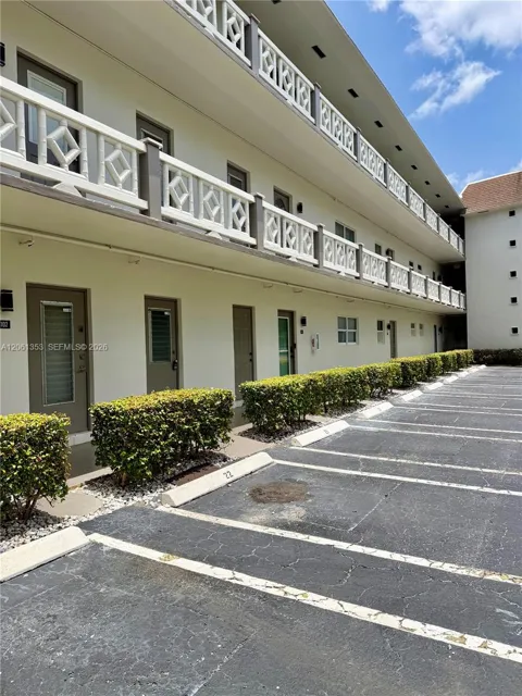 5001 NW 34th St #102