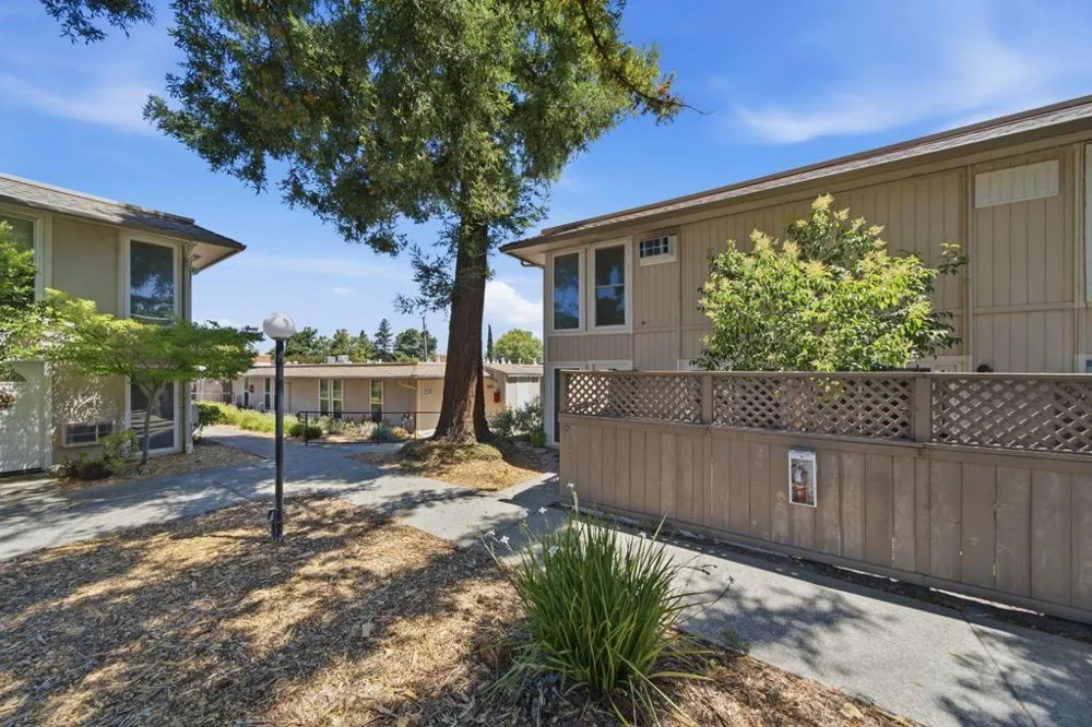 1681 Alvarado Avenue #10 Walnut Creek, CA 94597