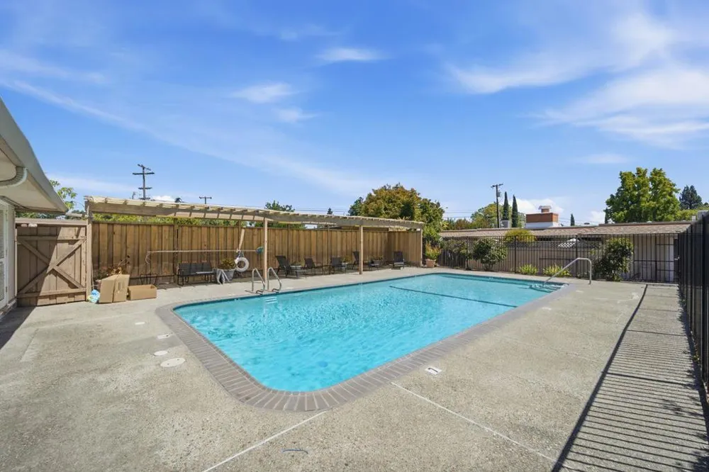 1681 Alvarado Avenue #10 Walnut Creek, CA 94597