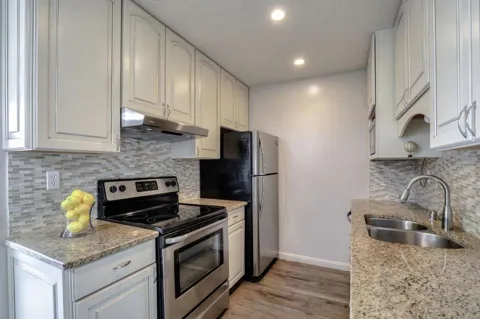 1681 Alvarado Avenue #10