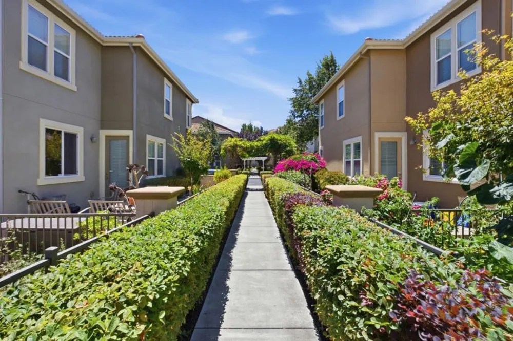 185 Montevina Way Hayward, CA 94545