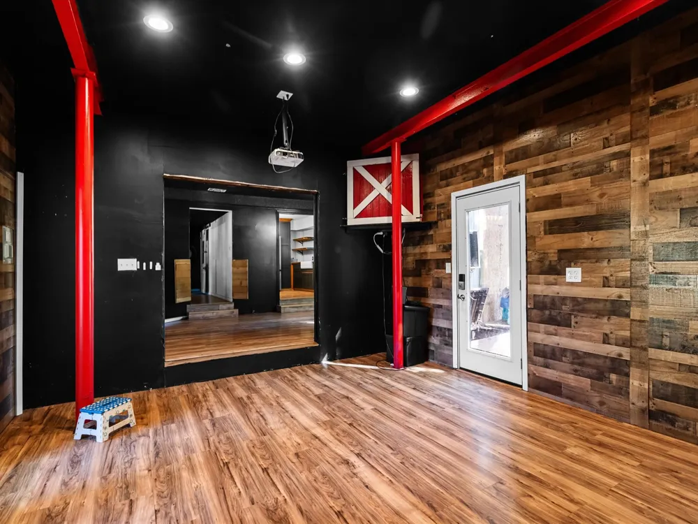 1829 W Lake Shore Drive Alvarado, TX 76009