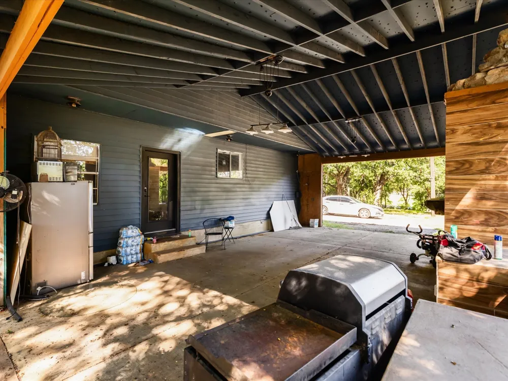 1829 W Lake Shore Drive Alvarado, TX 76009