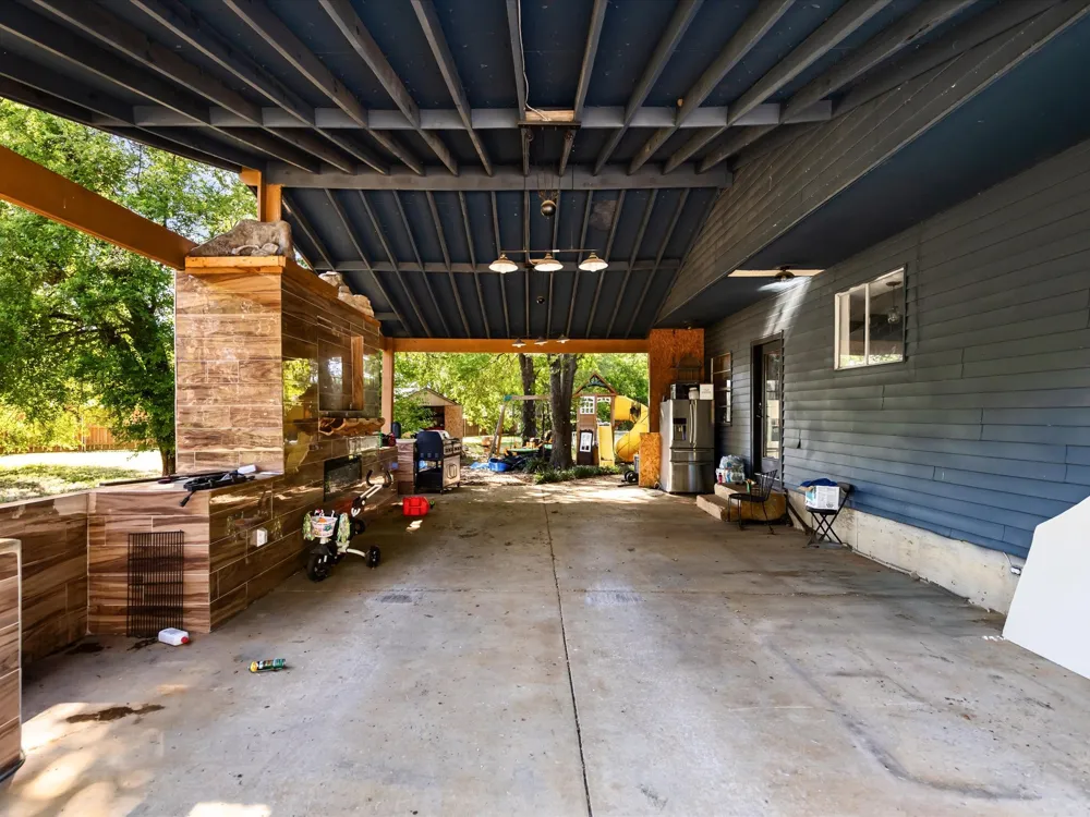1829 W Lake Shore Drive Alvarado, TX 76009