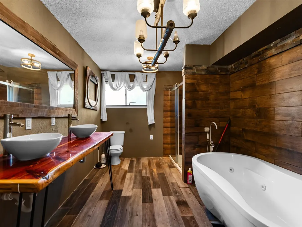 1829 W Lake Shore Drive Alvarado, TX 76009