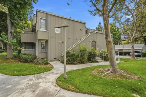 1652 Braddock Court